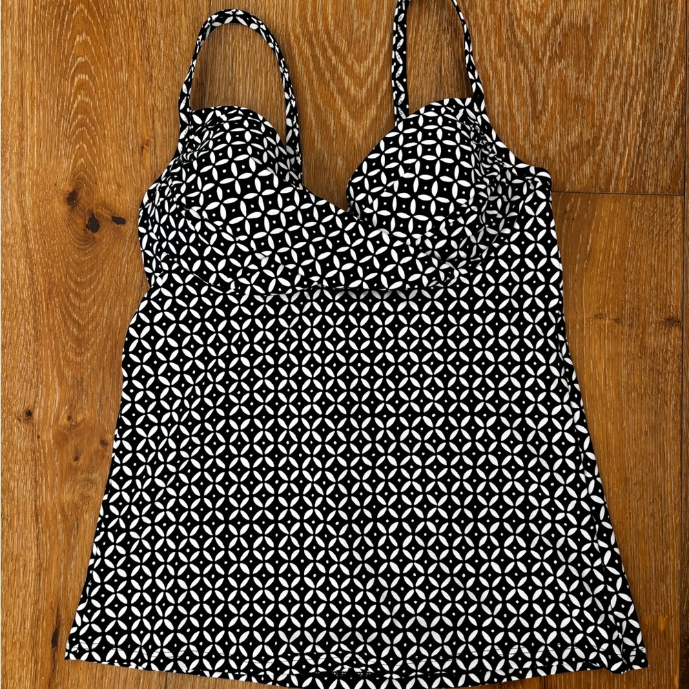 Lands' End Black and White Geometric Swim tankini top